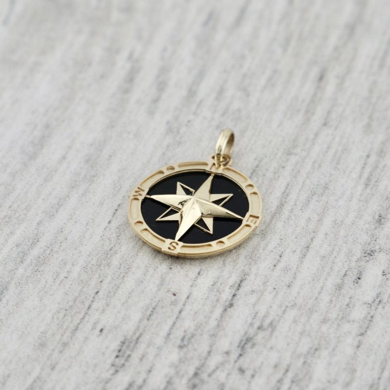 Pendentif Boussole en or jaune 10K
