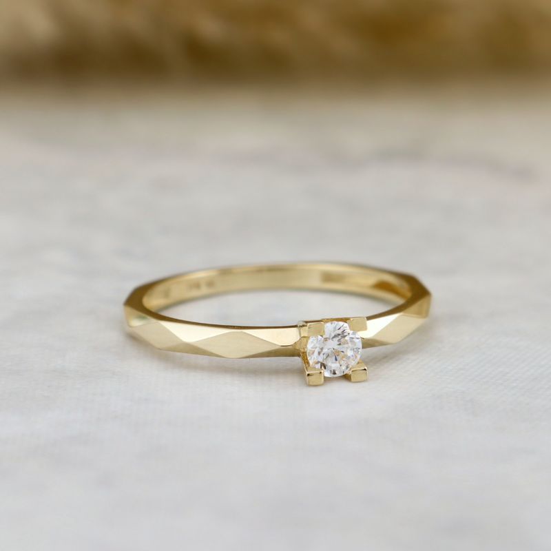 Bague solitaire Facette en or 10K