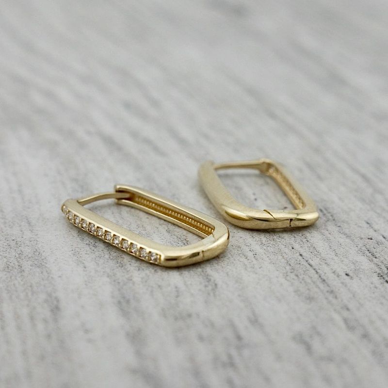 Boucles d'oreilles Huggies Minimalistes Scintillantes en or 10K