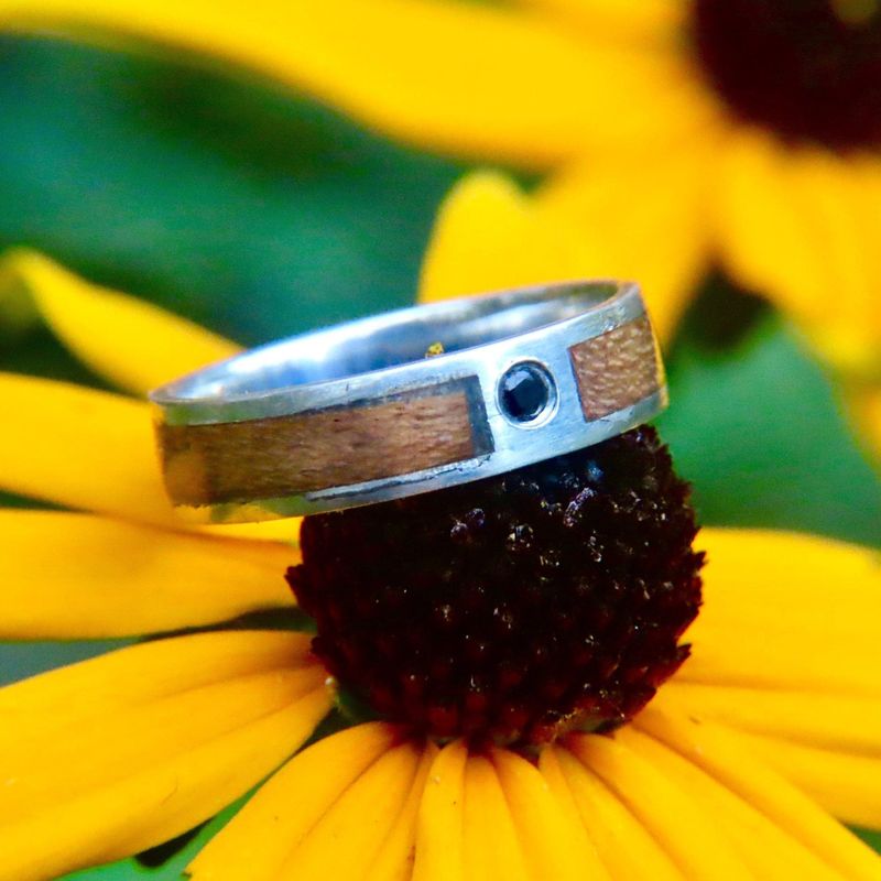 Bague en bois, argent sterling ou or 14K - 18K et saphir noir personnalisée
