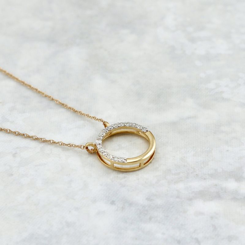 Collier Cercle en or 10K et diamants