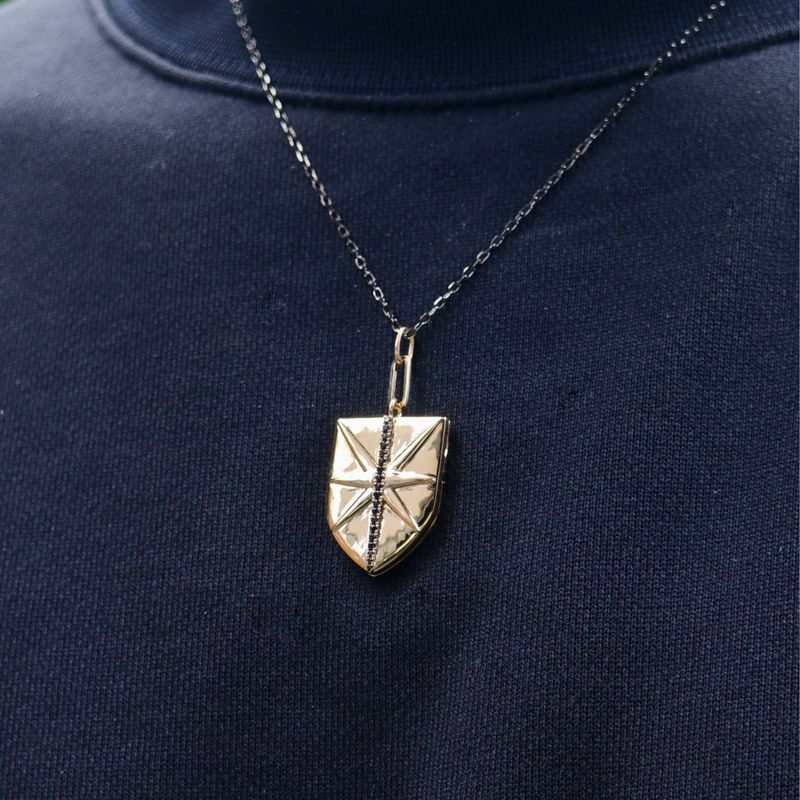 Collier Bouclier porte-photo en or 14K, argent sterling et saphirs