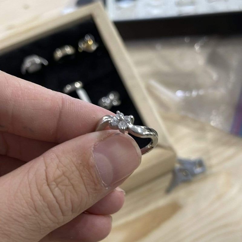 Bague fleur Trinity en acier avec CZ
