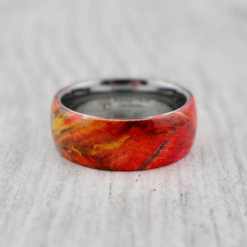 Bague en tungstène et bois d'érable infusé multicolore