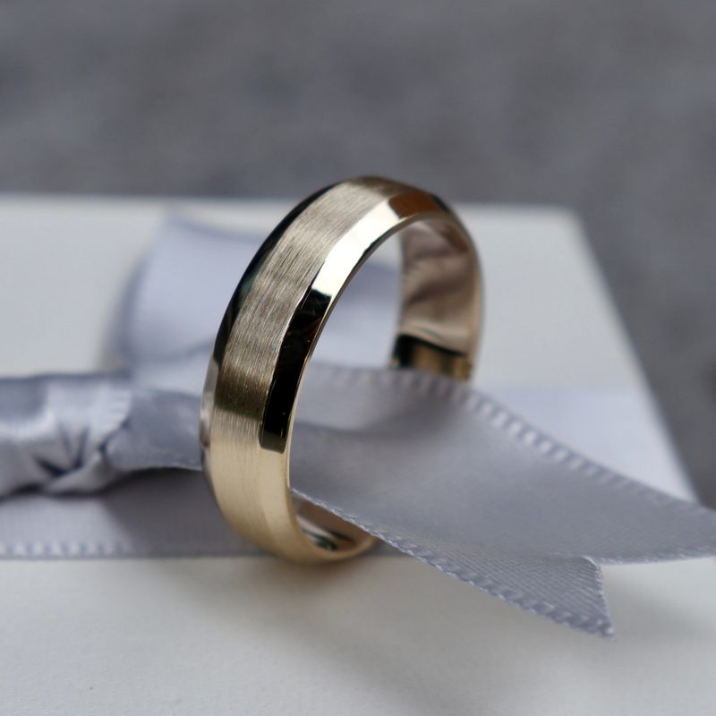 Bague Symétrie en or 10K