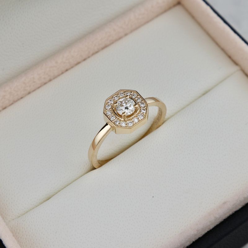 Bague Art Deco en or 18K et diamants