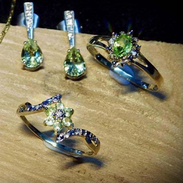 Bague en or 10K péridot et diamants