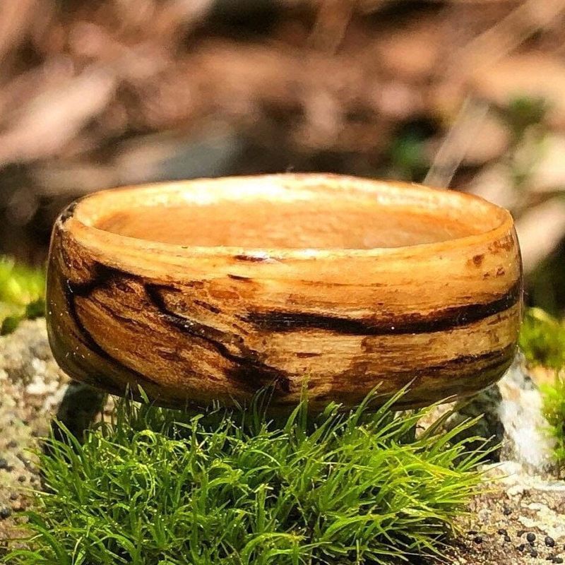 Bague en bois personnalisée