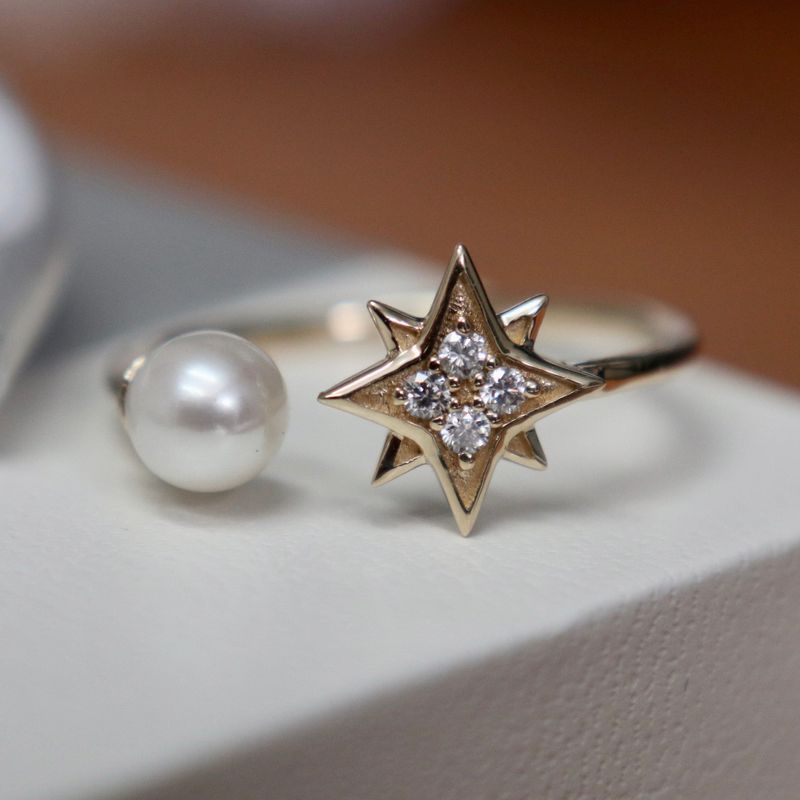 Bague Étoile du Nord en or 10K, perle et moissanites