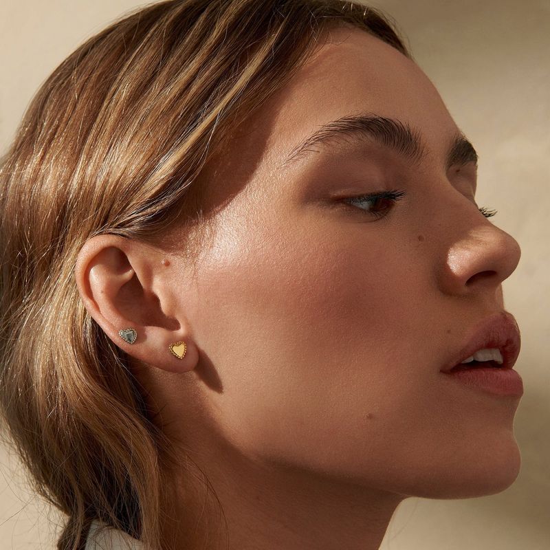 Boucles d'oreilles Sagrada en acier