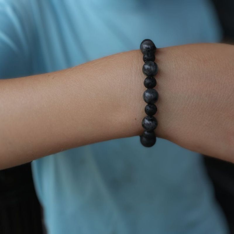Bracelet Magmatique en labradorite et pierre de lave