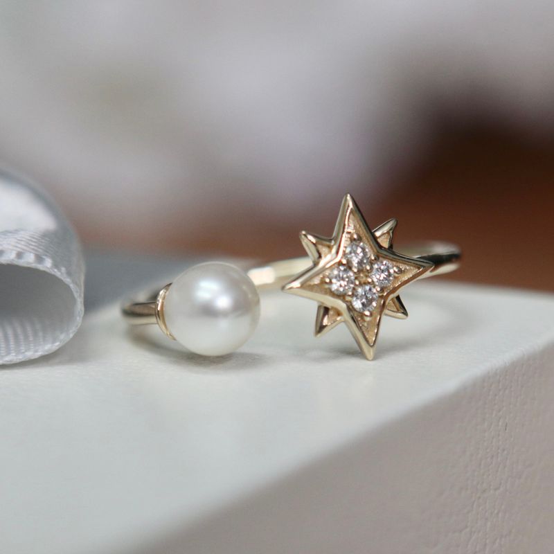 Bague Étoile du Nord en or 10K, perle et moissanites