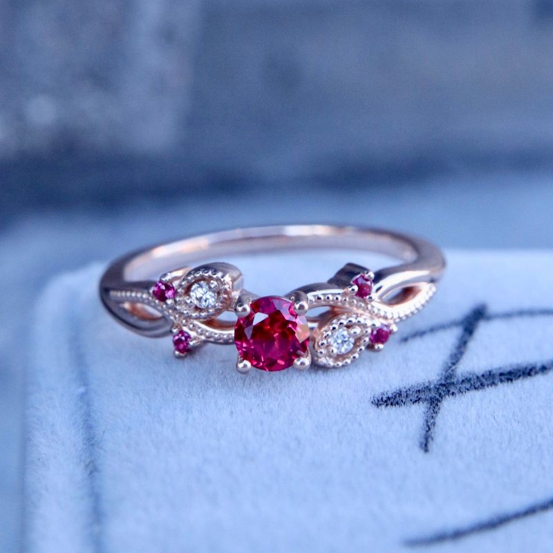 Bague Enchanteresse en or 14K, diamants et rubis