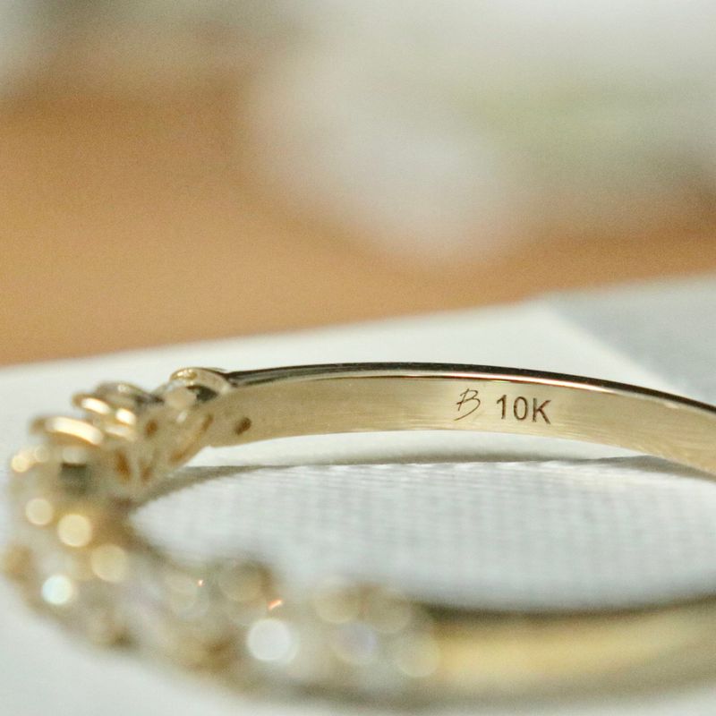 Bague semi-éternité Marquise en or 10K et moissanites