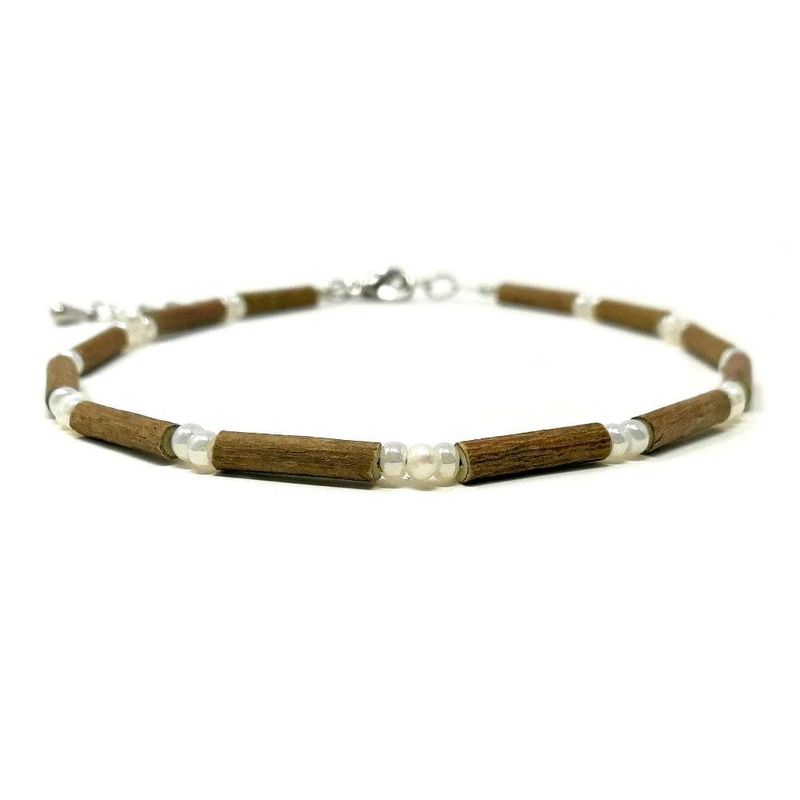 Bracelet de cheville en bois de noisetier et perles