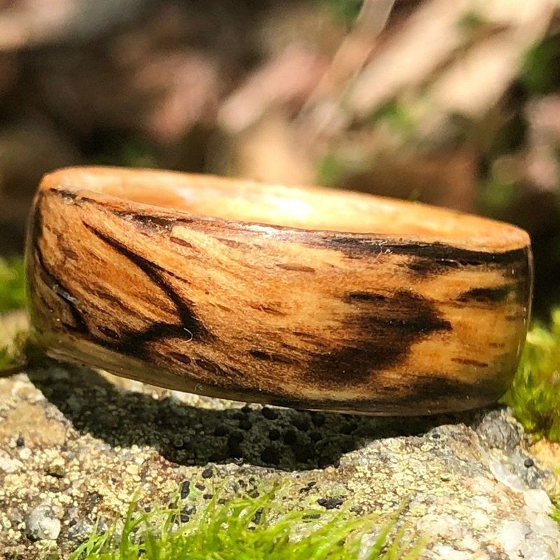 Bague en bois personnalisée