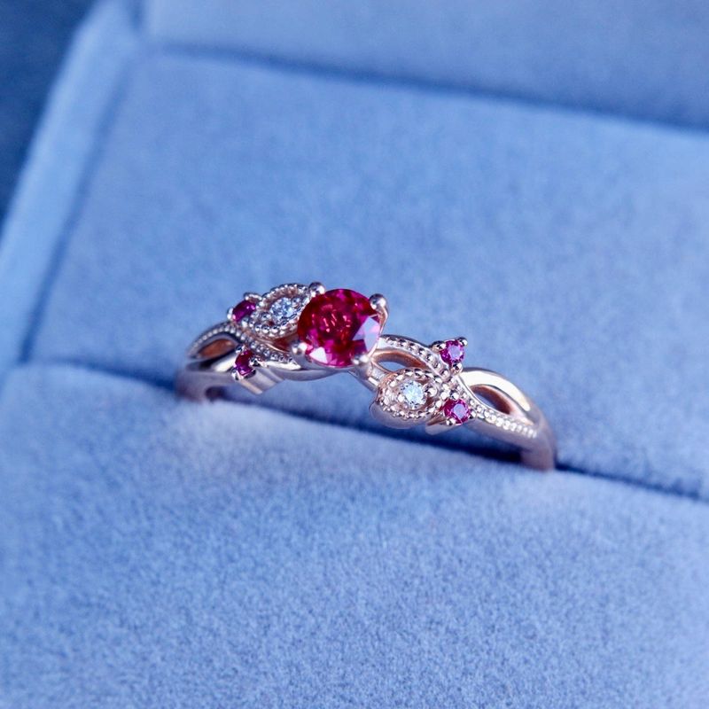 Bague Enchanteresse en or 14K, diamants et rubis
