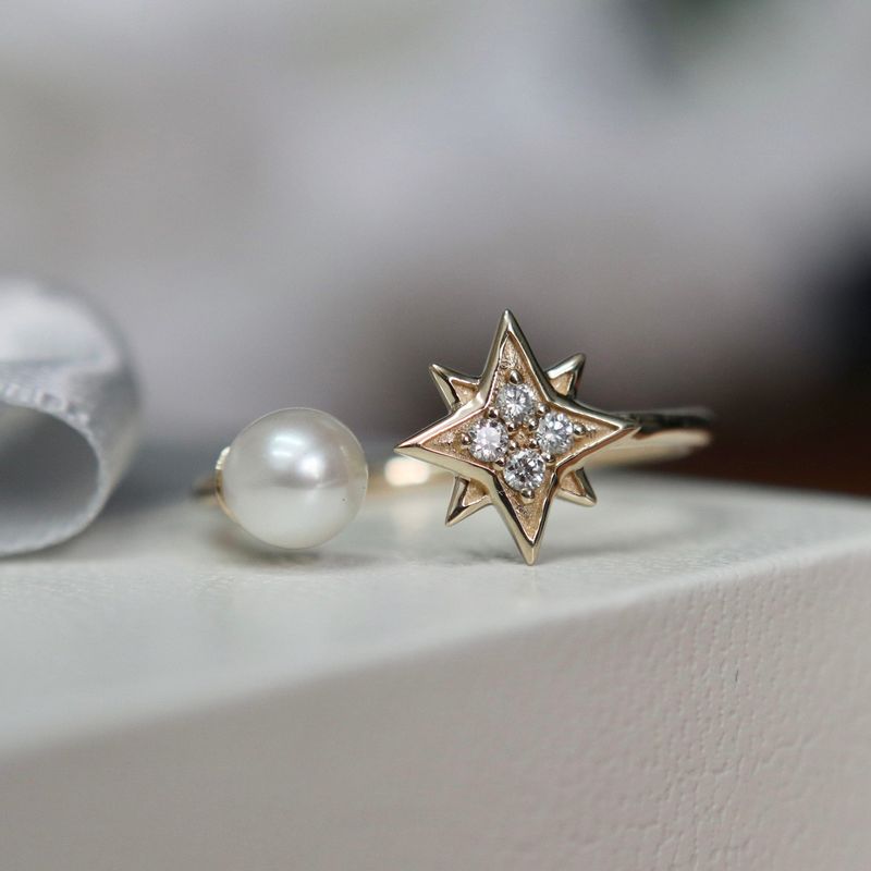 Bague Étoile du Nord en or 10K, perle et moissanites