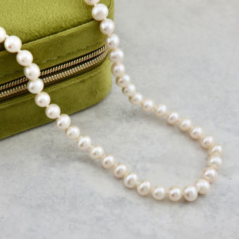 Collier de perles 5.5 mm et or 14K