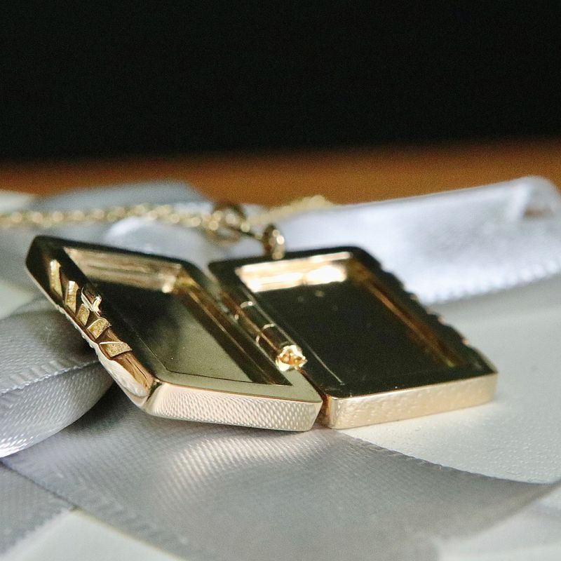Collier porte-photo Soleil en or 14K et diamants