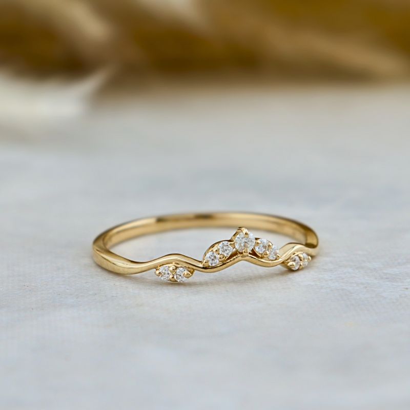 Bague Vague en or 10K et moissanites