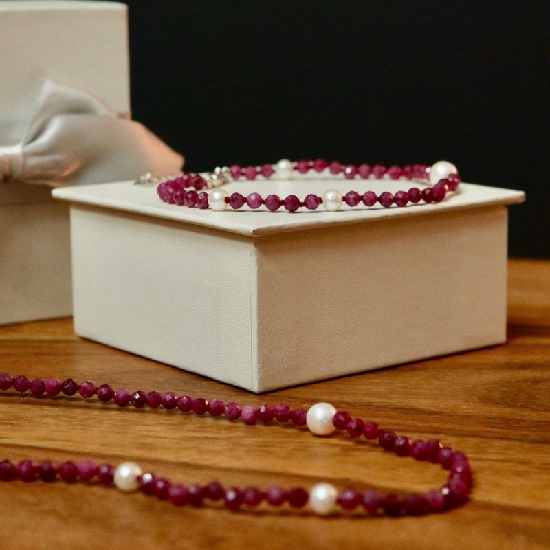 Bracelet Vibrance en perles et rubis