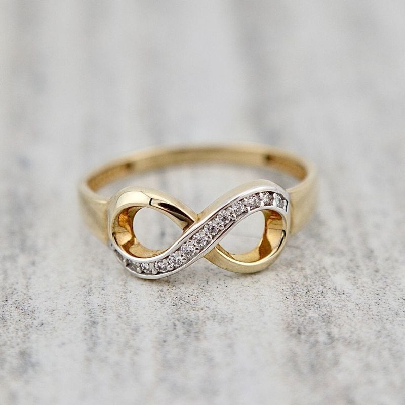 Bague infini en or 10K