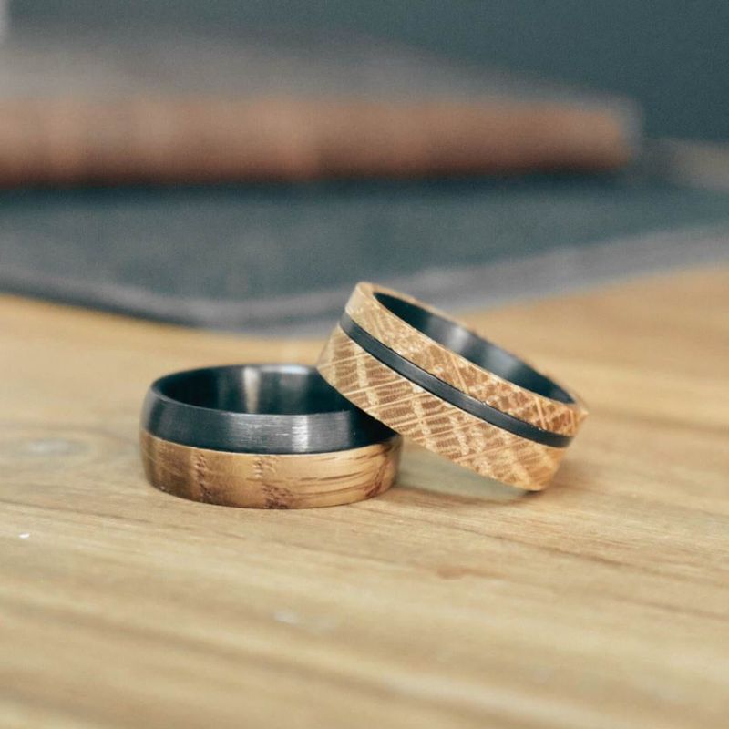 Bague en tungstène et bois de whisky