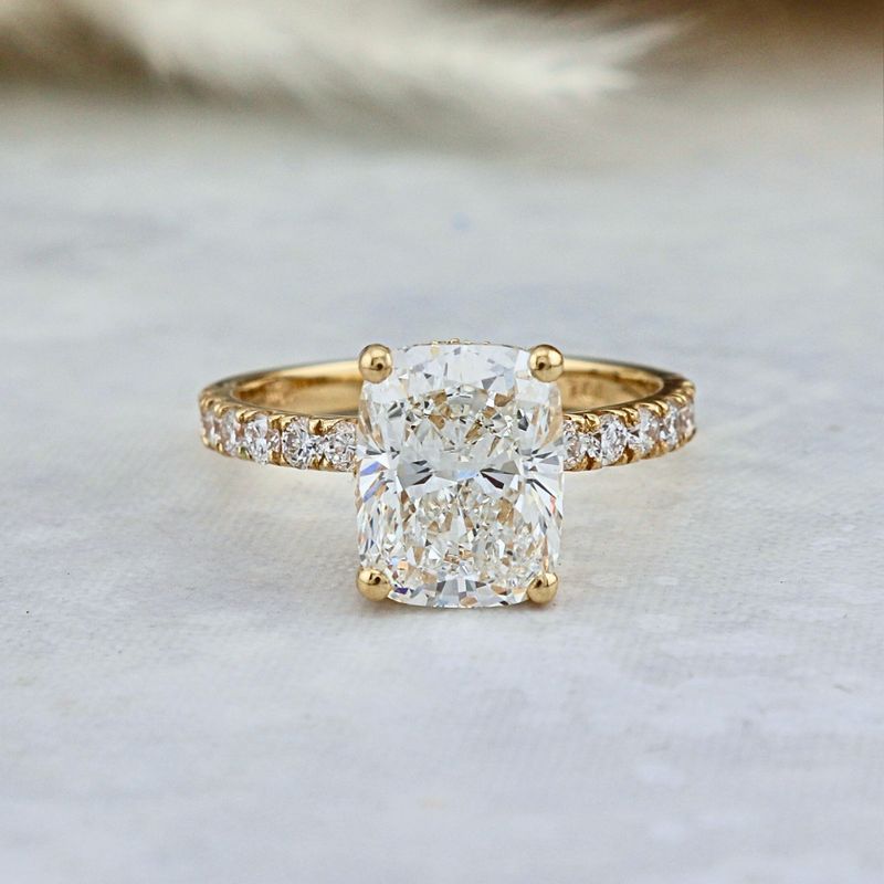Bague solitaire Halo ct en or 14K - 18K ou platine et diamant cushion 2.5 ct