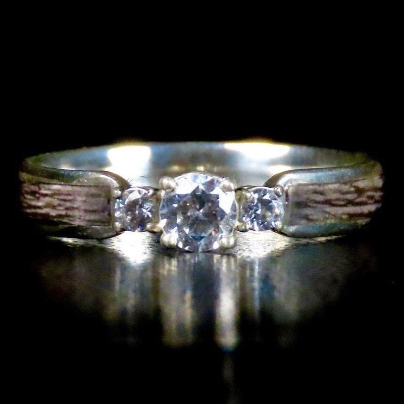 Bague Trinité en bois, or 14K - 18K et moissanite personnalisée