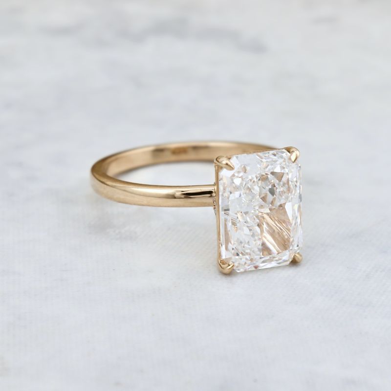 Bague Solitaire Halo Diamant Radiant 3,8 ct