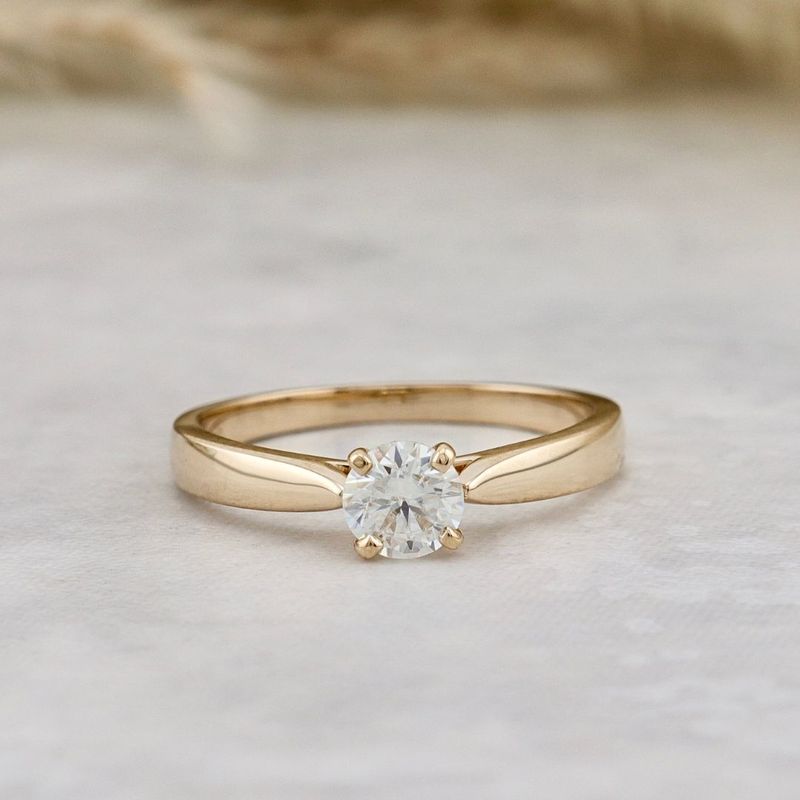 Bague solitaire Classique en or 14K -18K ou platine et diamant 0,5 ct