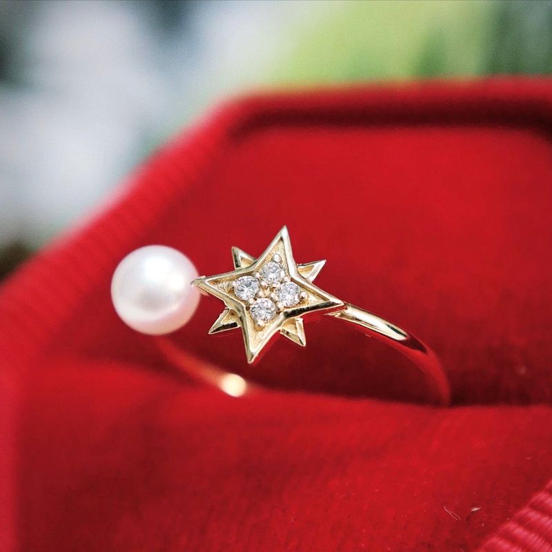 Bague Étoile du Nord en or 10K, perle et moissanites