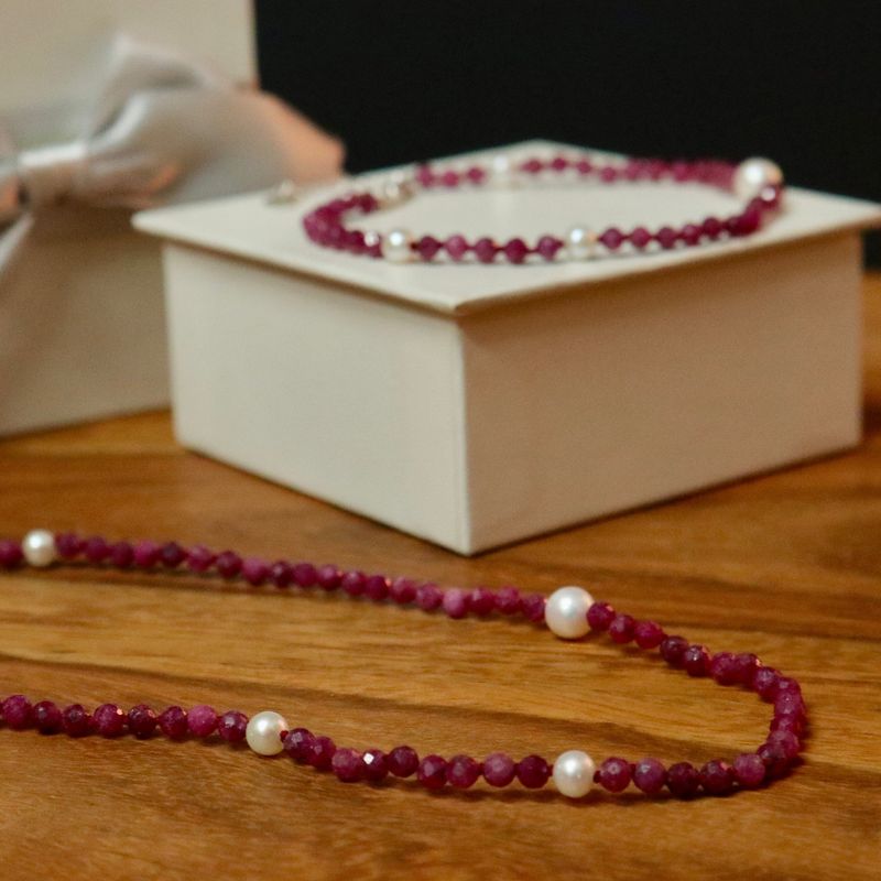 Collier Vibrance en perles et rubis