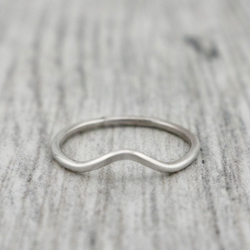 Bague V minimaliste en argent sterling