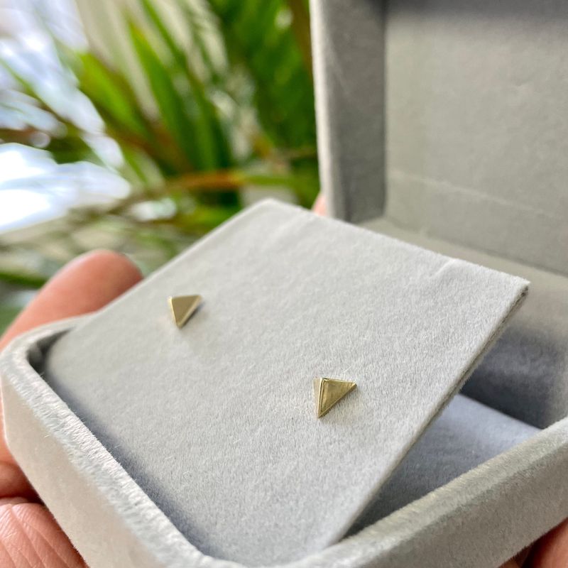 Boucles d'oreilles Pyramides en or jaune 10K