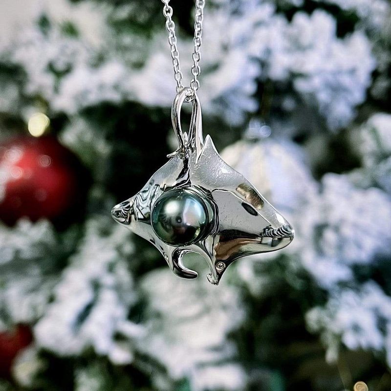 Collier Raie Manta en argent sterling et perle de Tahiti 9mm