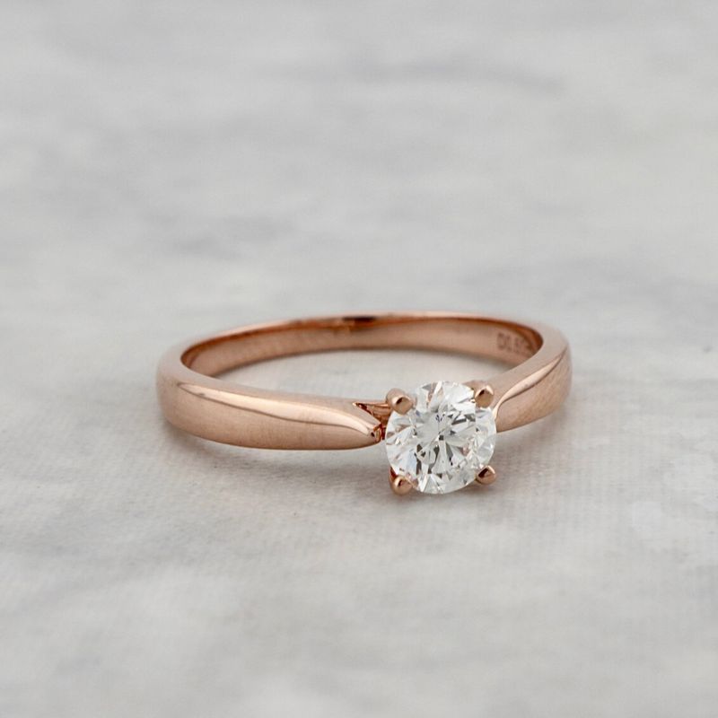 Bague solitaire Classique en or 14K -18K ou platine et diamant 0,5 ct