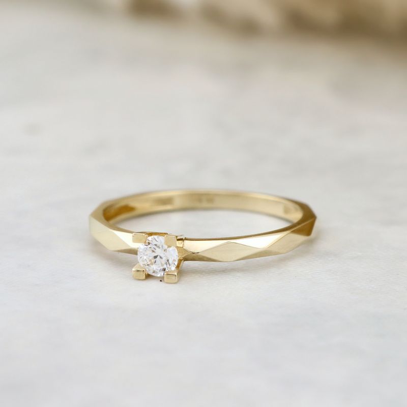 Bague solitaire Facette en or 10K