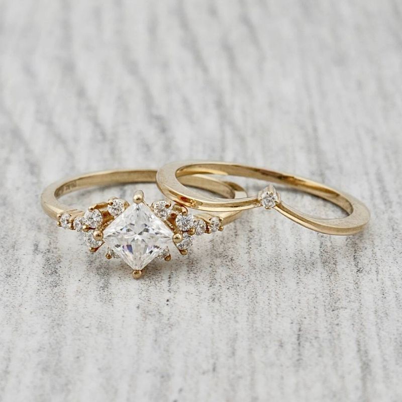 Bagues Ensemble d'alliances Princesse en or 10K et moissanites
