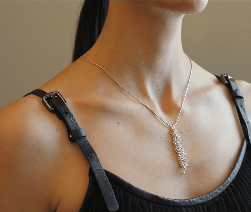 Collier ShikShok en argent oxydé