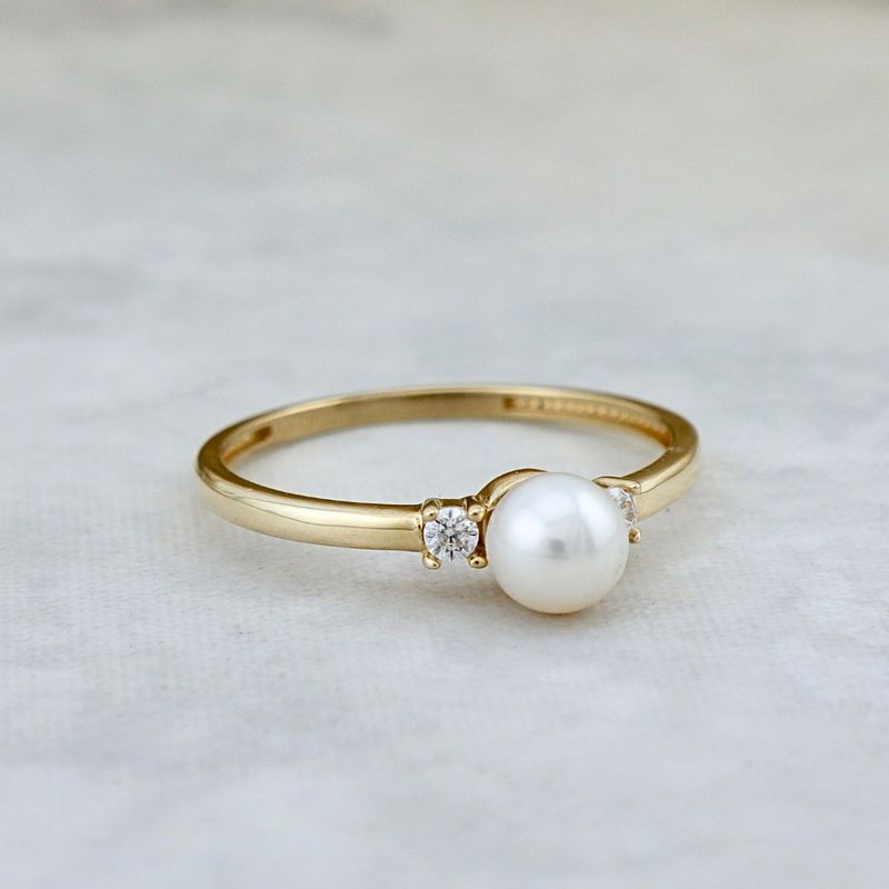 Bague en or 10K et perle