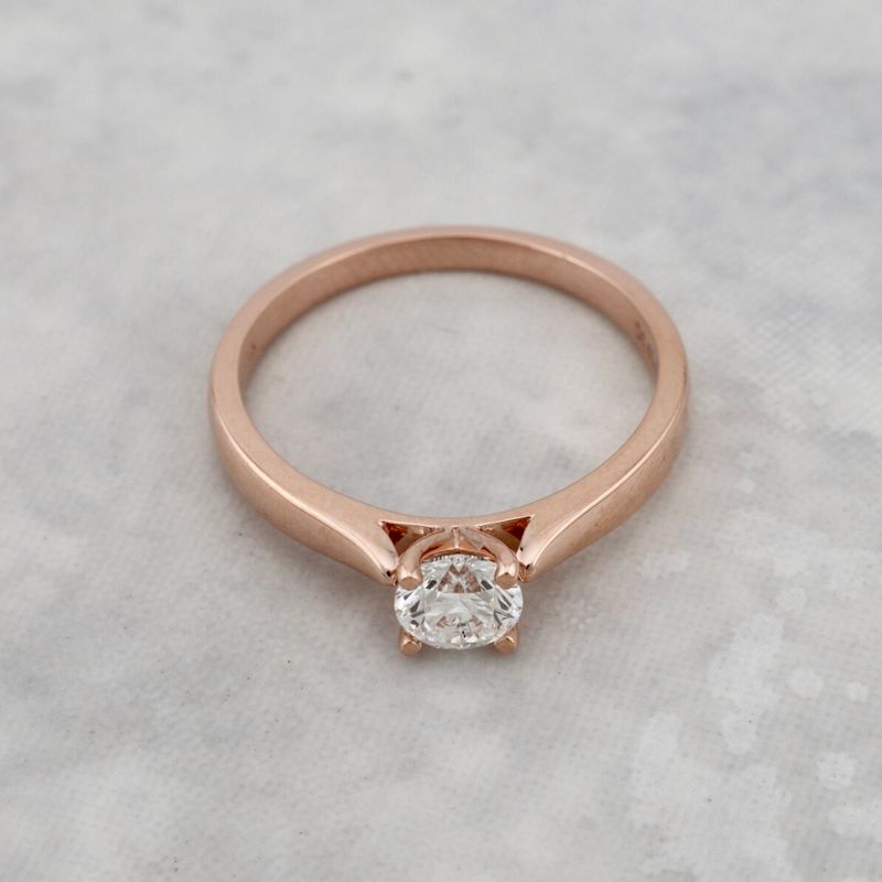 Bague solitaire Classique en or 14K -18K ou platine et diamant 0,5 ct