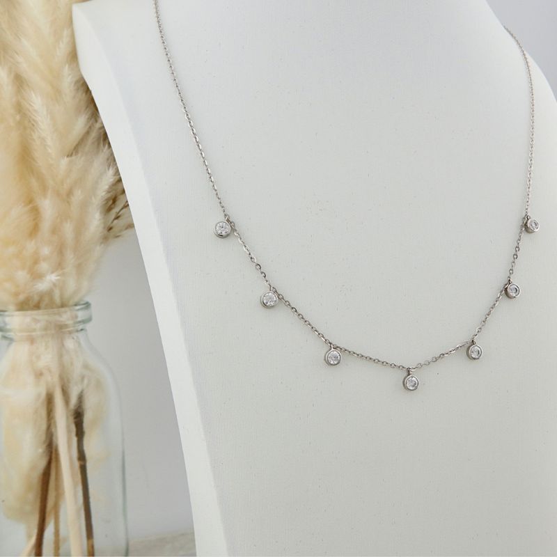 Collier en or 14K serti de moissanites