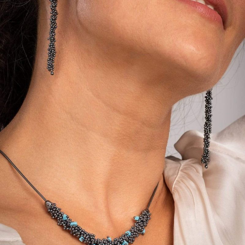 Collier avec quatre pouces de Shikshok classique en argent et turquoises