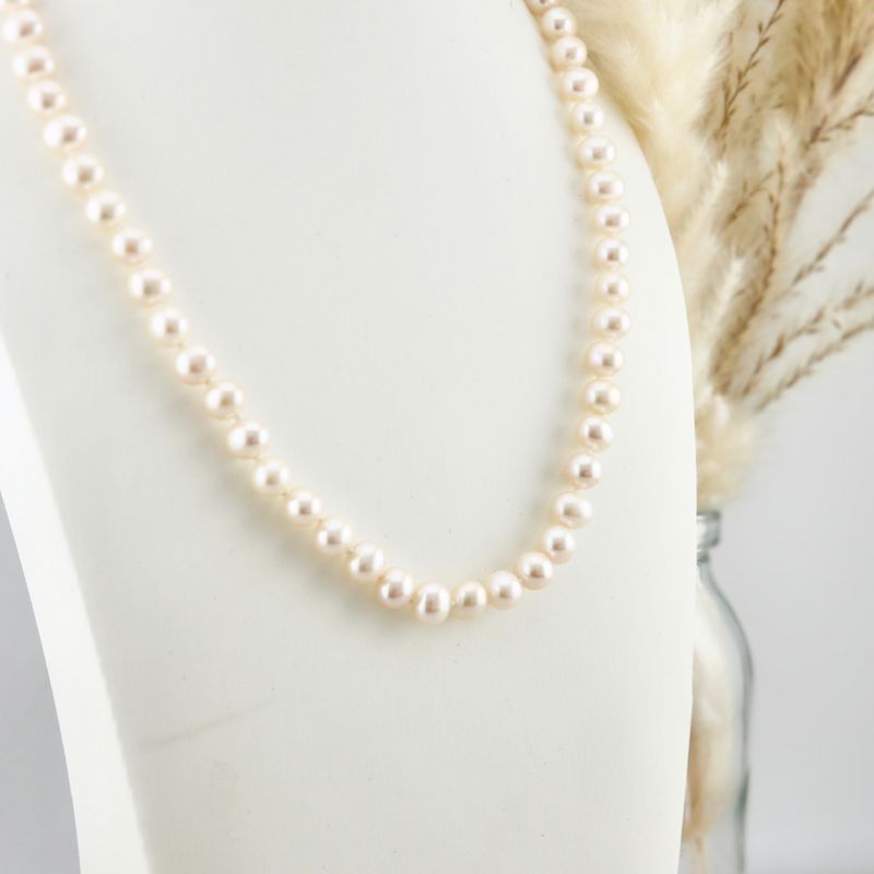 Collier de perles 5.5 mm et or 14K