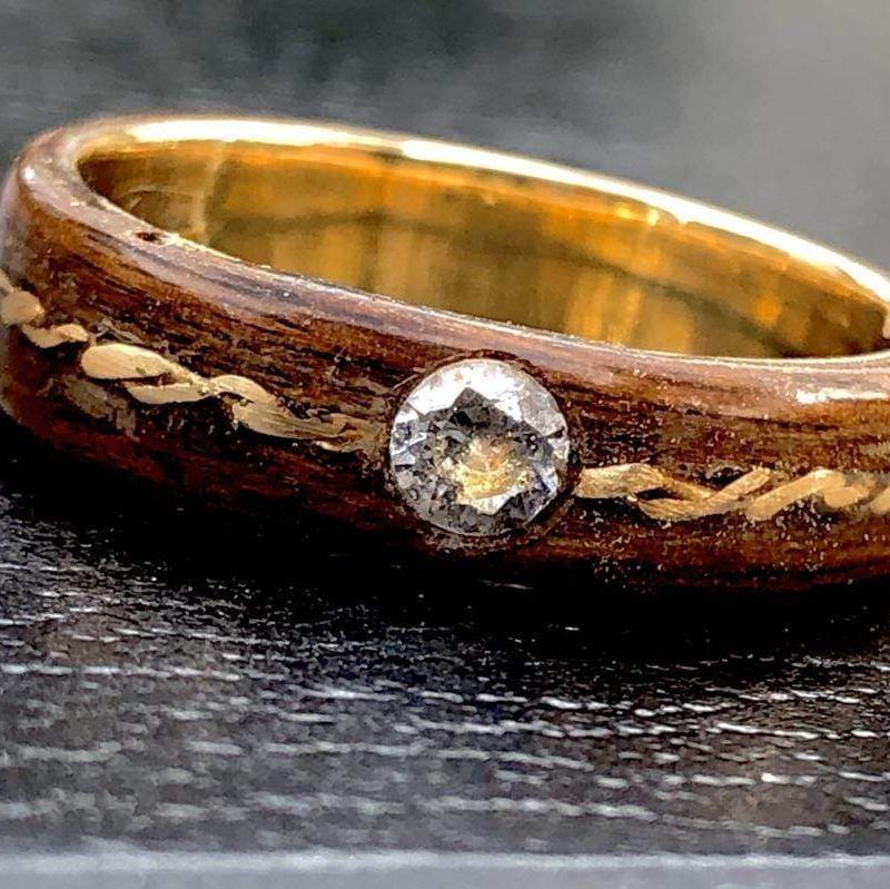 Bague en bois, or 18K et diamant 3mm personnalisée