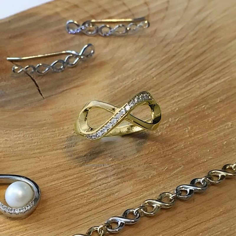 Bague infini en or 10K