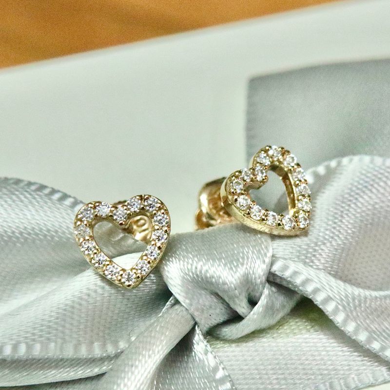 Boucles d'oreilles Coeurs en or 10K et moissanites