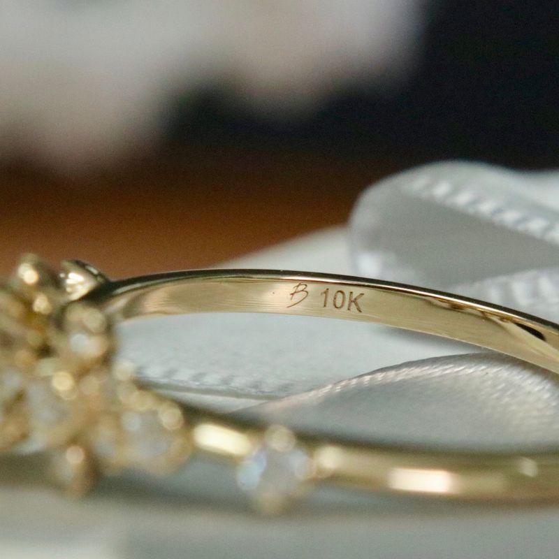 Bague solitaire Nuage en or 10K et moissanites